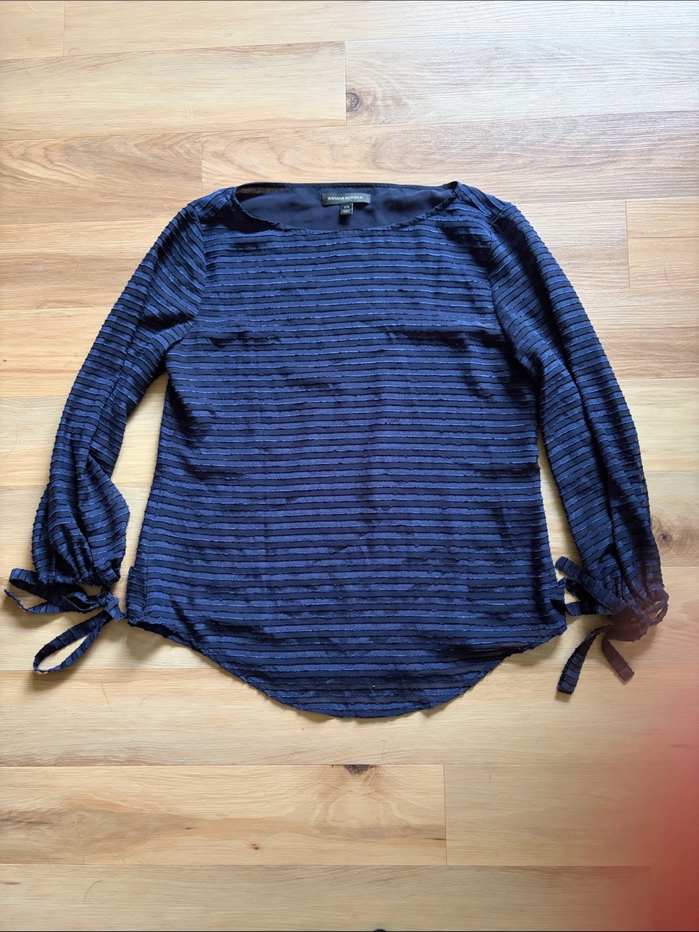 Banana Republic Navy Blue 3/4 Sleeve Tie Front Blouse